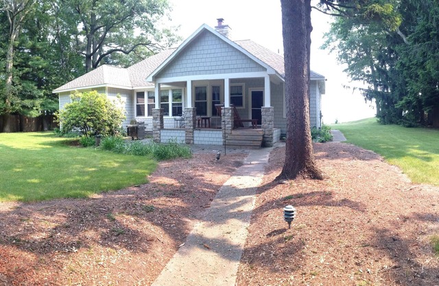 2025 NEW LISTING! Whispering Waters Private 3-bedroom Cottage. Montague, MI