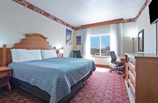 209 4-Star Zermatt Resort King Hotel Suite