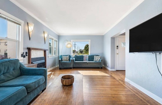 2407 Lowell Ave Rich · Perfect House 12 mins to Berkeley