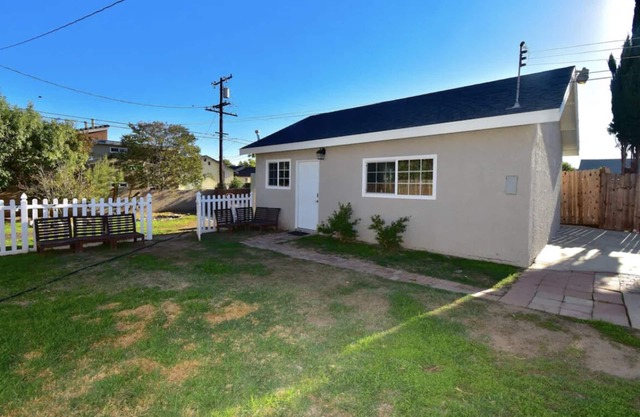 2BD~1BA near Freeways and Biola University ~15 min Drive to Disneyland