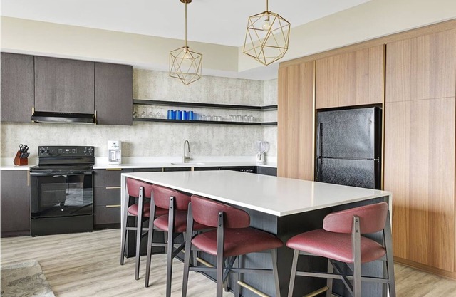 2Bed/2Bath Gorgeous New Resort in Downtown Atlanta!