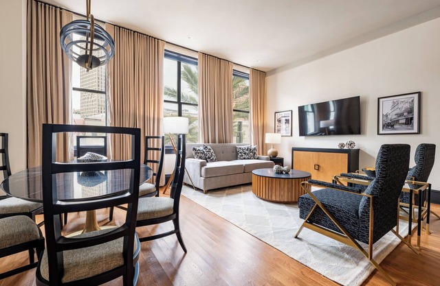 2BR Canal St View 2 Blocks to Bourbon St | The Mayfair