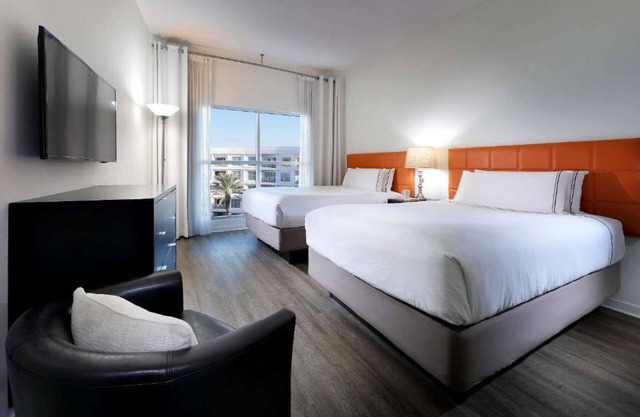 2BR Suite near AdventHealth Orlando