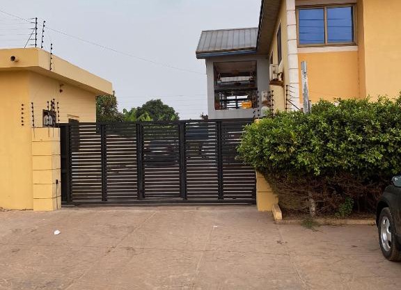 3-Bed Apartment Sleeps 6 with Wi-Fi