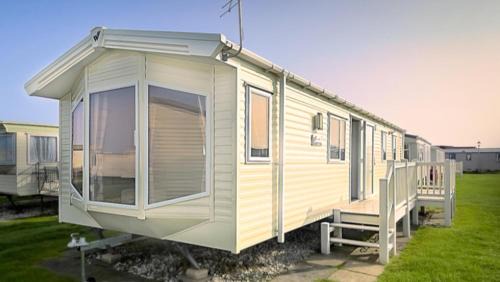 3 Bed-Sleeps 8-Free Parking-10 Min to Beach