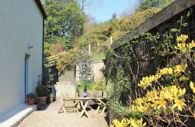 3 bedroom accommodation in Llansteffan, near Carmarthen