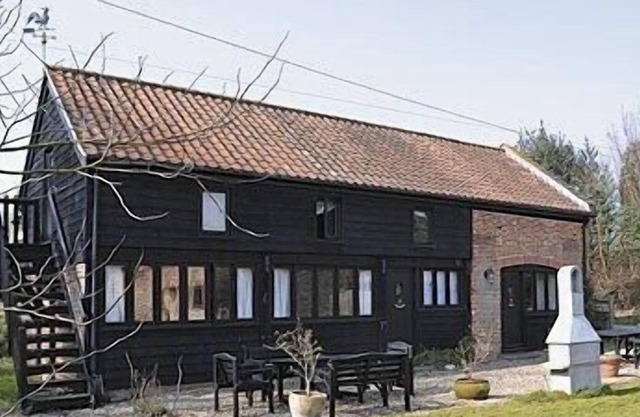 3 bedroom accommodation in Plumstead Green, near Holt