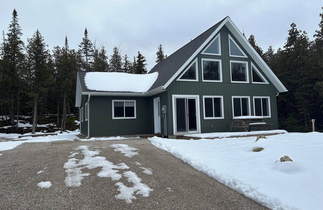 3 Bedroom Cottage- 51 Corey Cres