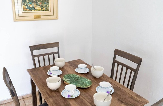 3-bedroom house in peaceful Vega Baja with AC,