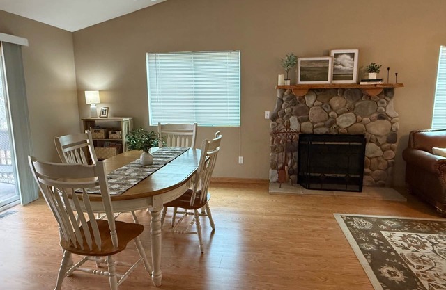 3-bedroom house nestled among the trees with AC, WiFi. Peaceful & relaxing!