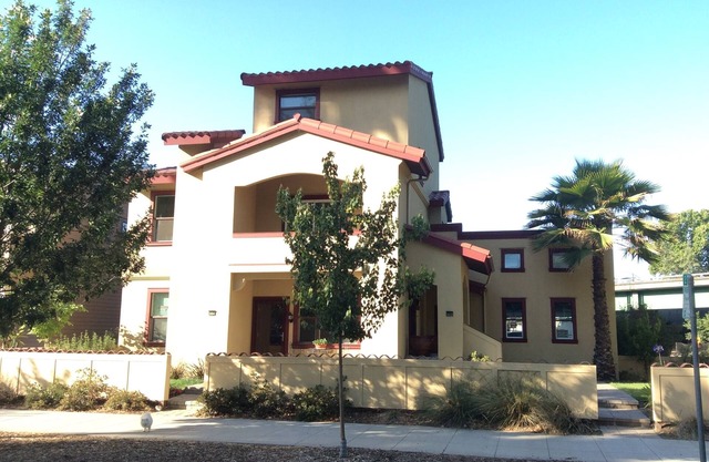 3 bedroom LOVE VILLA Midtown, Romantic Getaway or Famil Retreat