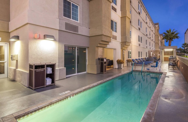 3 Units | 2 Double Beds Each | Near Disneyland