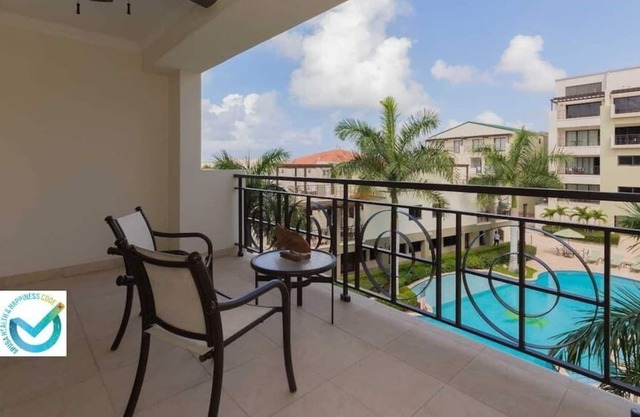 314 : Super Fast Wi 1 bedroom condo in Palm Beach w/ balcony