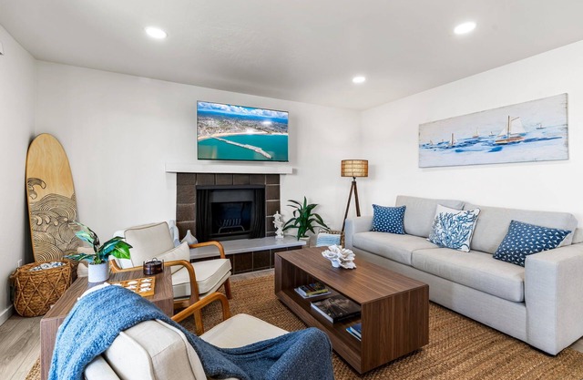 3980 Harbor Bell - Stunning Condo with Harbor View