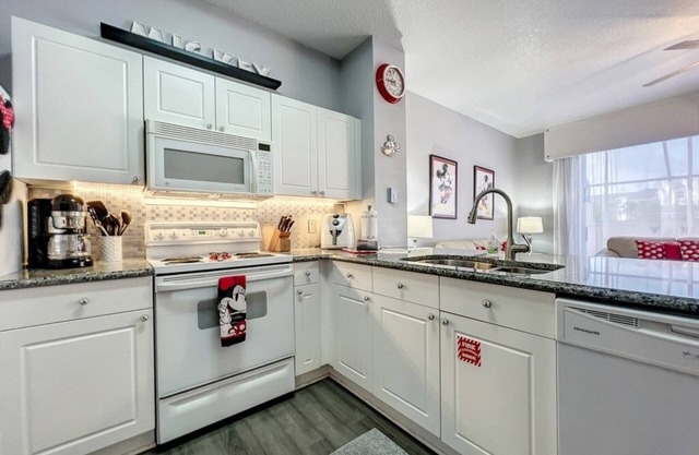 3br Townhome W/pool In Windsor Palms Resort 3 Bedroom Townhouse