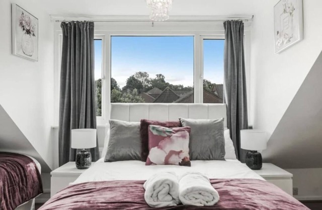 4 Bed Flat Sleeps up to 9 Close to Brixton