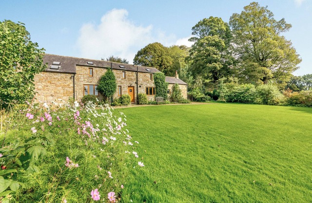 4 bedroom accommodation in Carlisle
