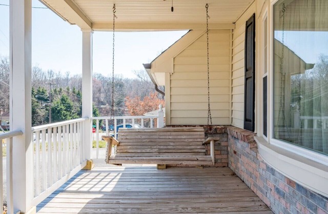 4 BR Home | Quaint | Near LU | Family-Friendly