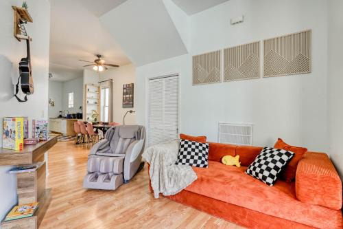 4 King Beds - Sleeps 14 - Projectors - Starland - Massage Chair - Games