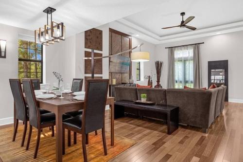 4BR 1 Mile to Disney World with Pool and Spa