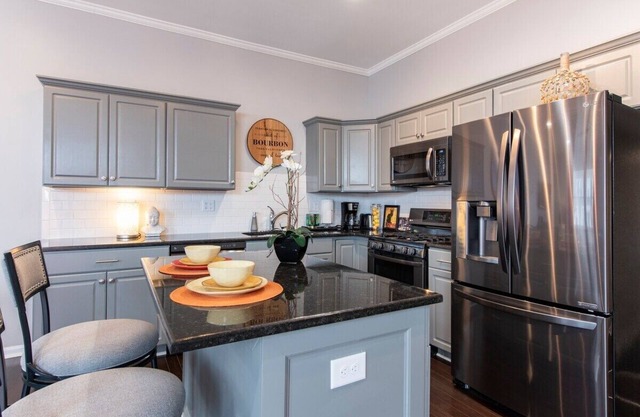 4BR Great One's Getaway; Outdoor Tub & Fire Pit