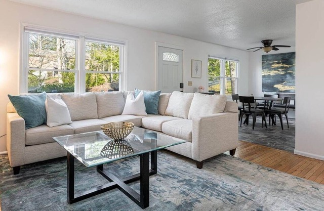 4BR Home Minutes to DOWNTOWN, RAD & BILTMORE