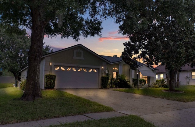 4BR w/Private HEATED Pool + Hot Tub + Grill