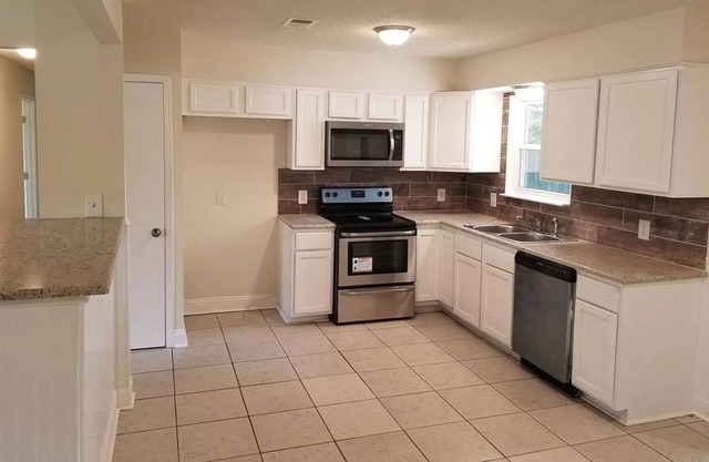 5/2 great for large groups. North Pcola