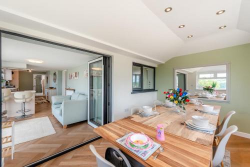 5 Bed in Mynyddygarreg oc-c32367