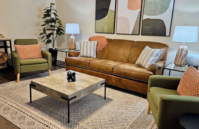 5 Minutes to VSU, I-75 & Restaurants! Sleeps 6 w/2 Full Baths- Family Friendly