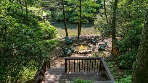 5br Waterfront Creek Home Hot Tub & Views