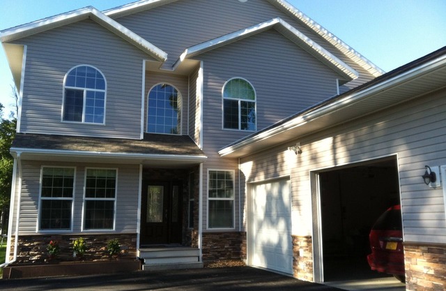 6 Bed, 5 Bedroom, 4 Bath Immaculate Executive Home Near Kenai River and Ocean