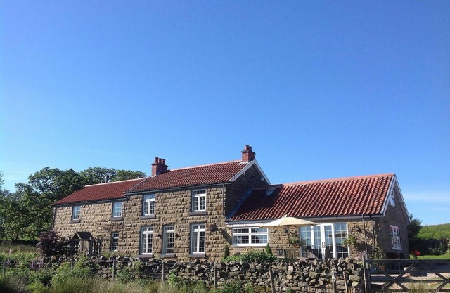 6 Bed Farmhouse, Goathland, Whitby. Hot tub.