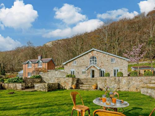 6 Bed in Llanddulas 91054