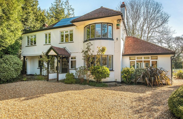 6 bedroom accommodation in Sway, near Lymington