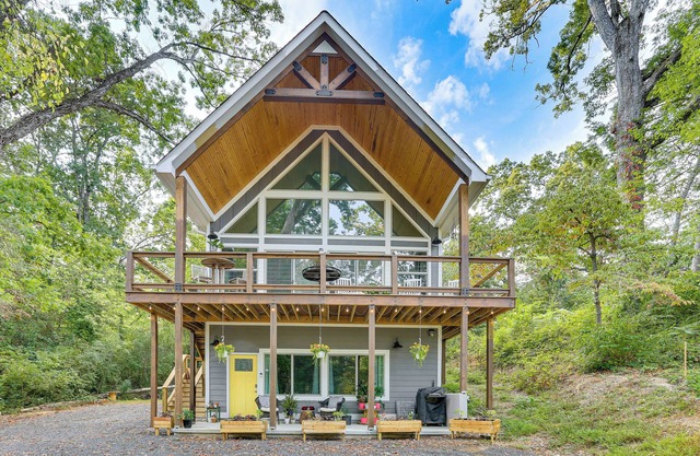 6 Mi to Downtown: Apartment in Chattanooga!