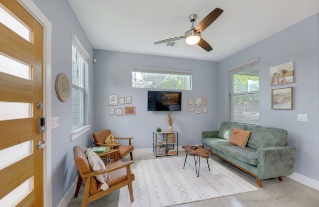 6 Mi to Dtwn: Austin Escape w/Private Yard