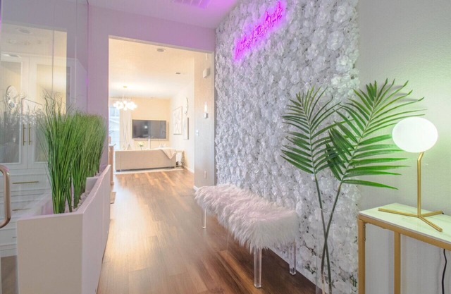 6mo+ Furnished Gem|3BR Aurora Home|WFH Ready