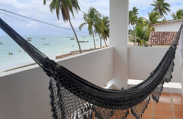 7-bedroom house on the water, with swimming pool