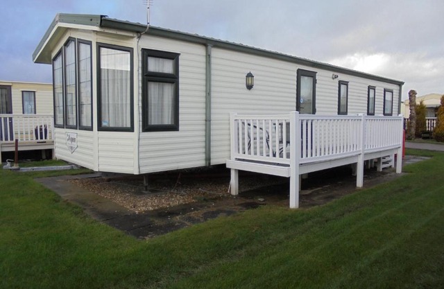 8 Berth Central heated Golden Palm (Aspen GP)