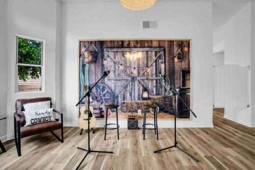 8 min to Coachella Heated Pool Karaoke Arcade