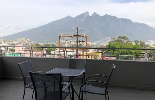 9. Suite con Terraza Privada/Vista/Abierto Tenis