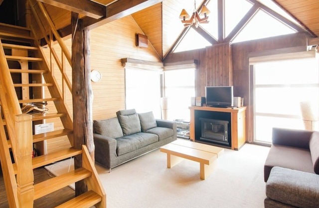 A 4-bedroom, 2-bathroom house in the heart of Hirafu with lovely Mt. Yotei views