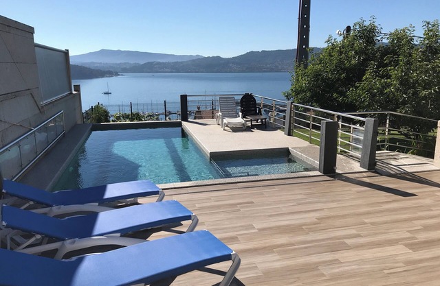 A Costa Vacation home in Combarro