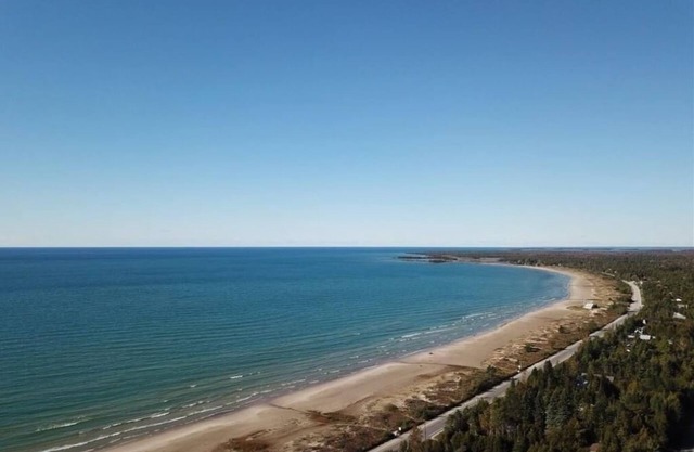 A Downtown Beachside Cottage, the perfect getaway!