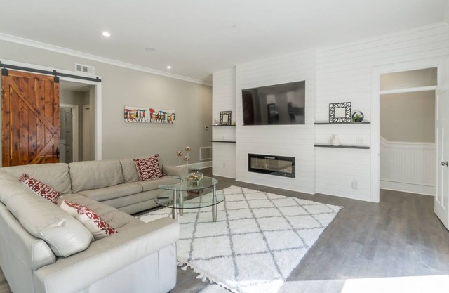 A Gorgeous and Luminous modern farmhouse on 5 acres