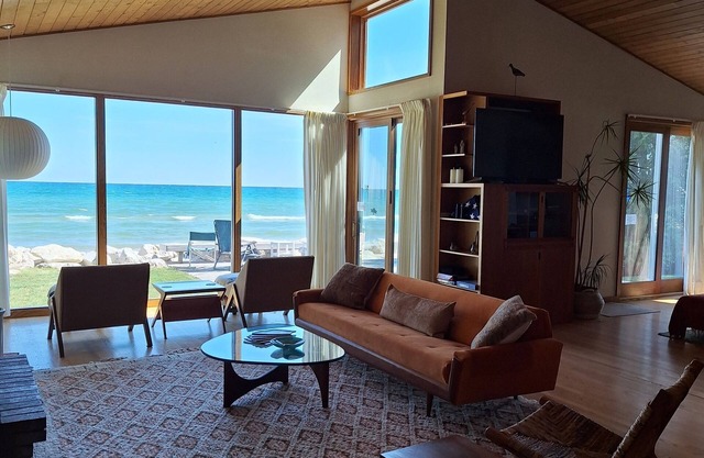 A GREAT PLACE ON A GREAT LAKE!