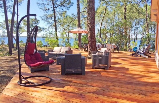 A house on the water, Lacanau lake, the tip of Bernos