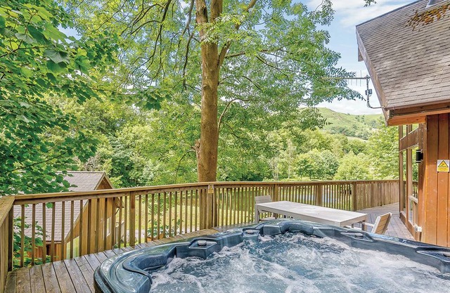 A superbly appointed impressive two storey luxury lodge.