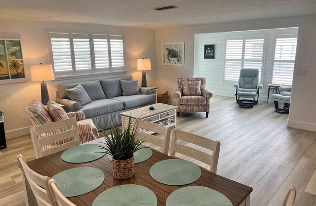 A15 - Wake Up in Paradise